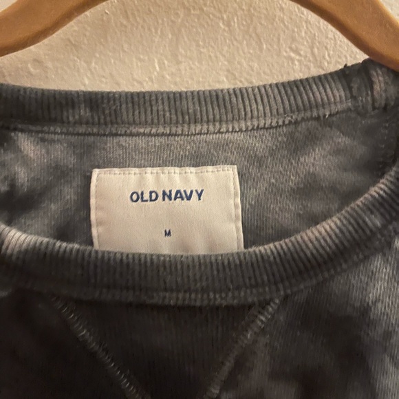 Old Navy Men’s tie dye crew neck sweatshirt - Picture 2 of 4